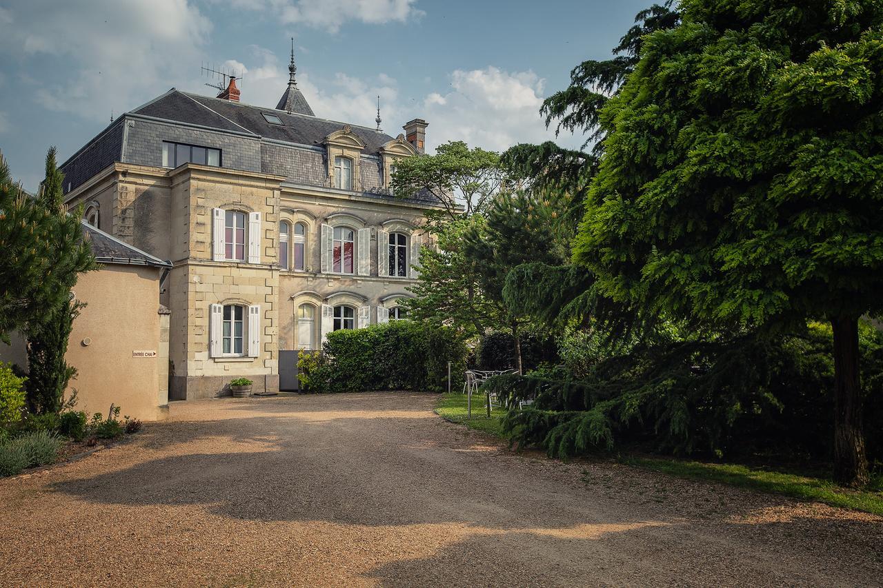 Hotel & Spa Chai De La Paleine Le Puy-Notre-Dame Экстерьер фото